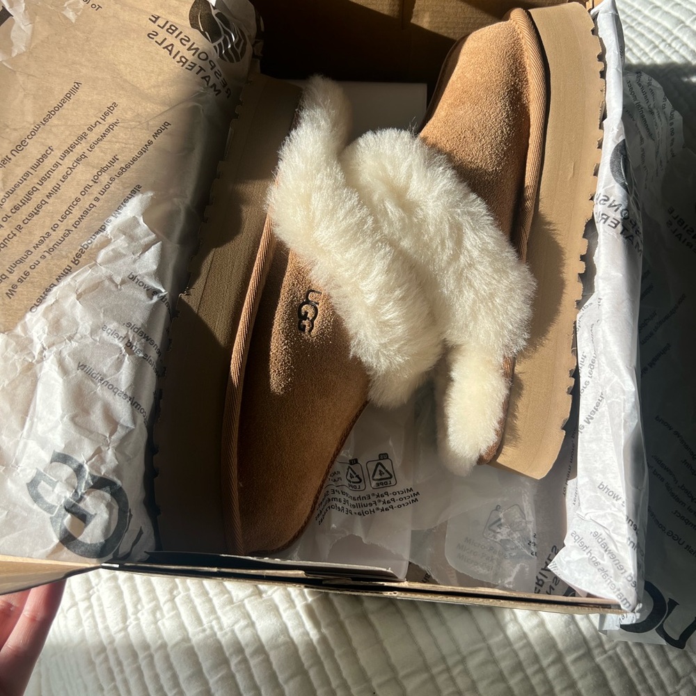UGG Tan Slippers with Plush Cream Lining - Picture 5 of 8